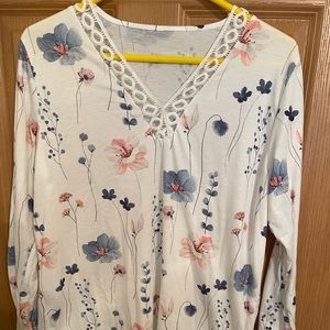 Fall Floral Printed Lace Trim V-Neck top